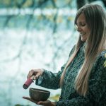 Cum să-ți găsești liniștea prin meditație pentru începători
