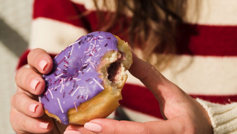 Glazed donut nails: instrucțiuni pas cu pas acasă