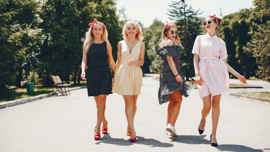 Idei de outfituri pentru evenimente de zi