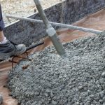 Ce face un aplicator de pardoseli din beton și cum alegi un profesionist?