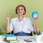 8 obiceiuri simple pentru cei care petrec multe ore la birou