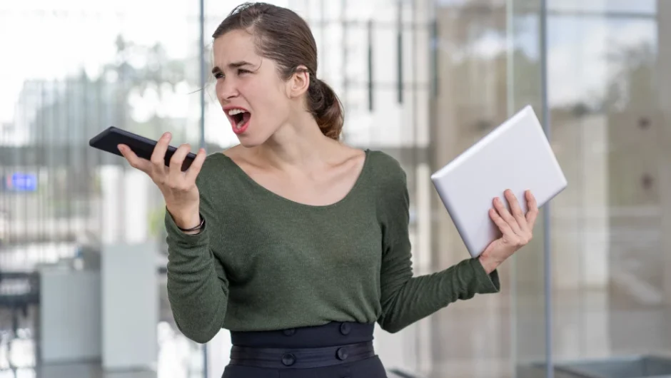 Ce să faci dacă primești un mesaj aparent urgent de la bancă sau o companie cunoscută
