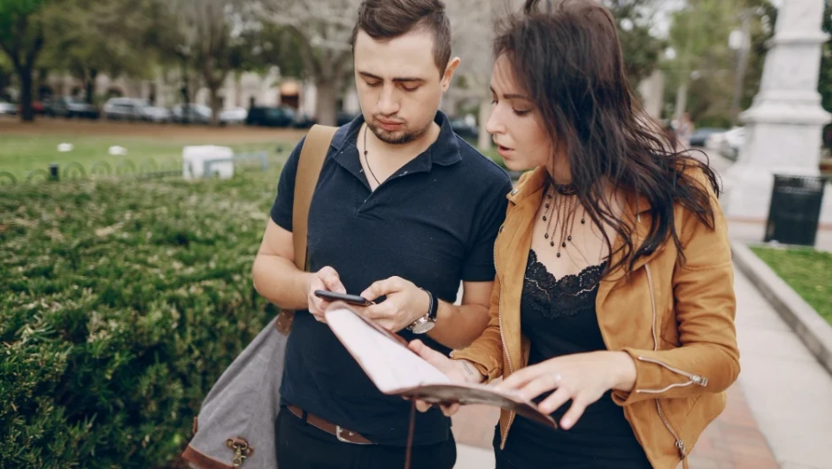 Ce explică interesul pentru experiențe apropiate, dar privite ca noi